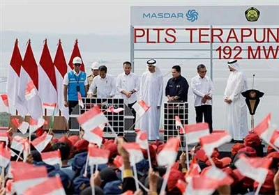 Jokowi inaugura il più grande parco solare galleggiante del sud-est asiatico